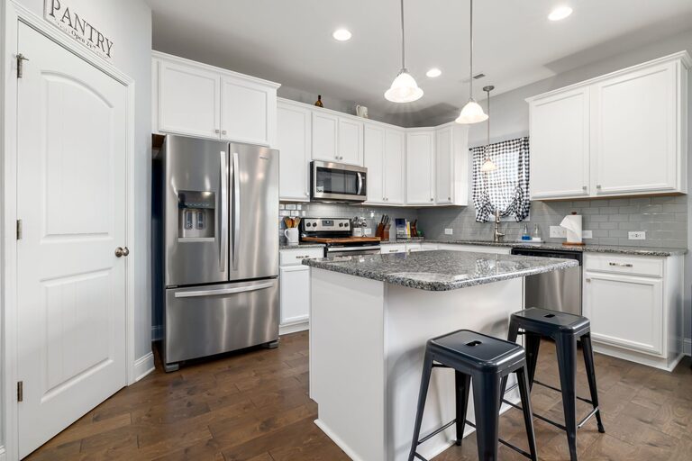 How to Keep Your Fridge and Pantry Neat and Organized